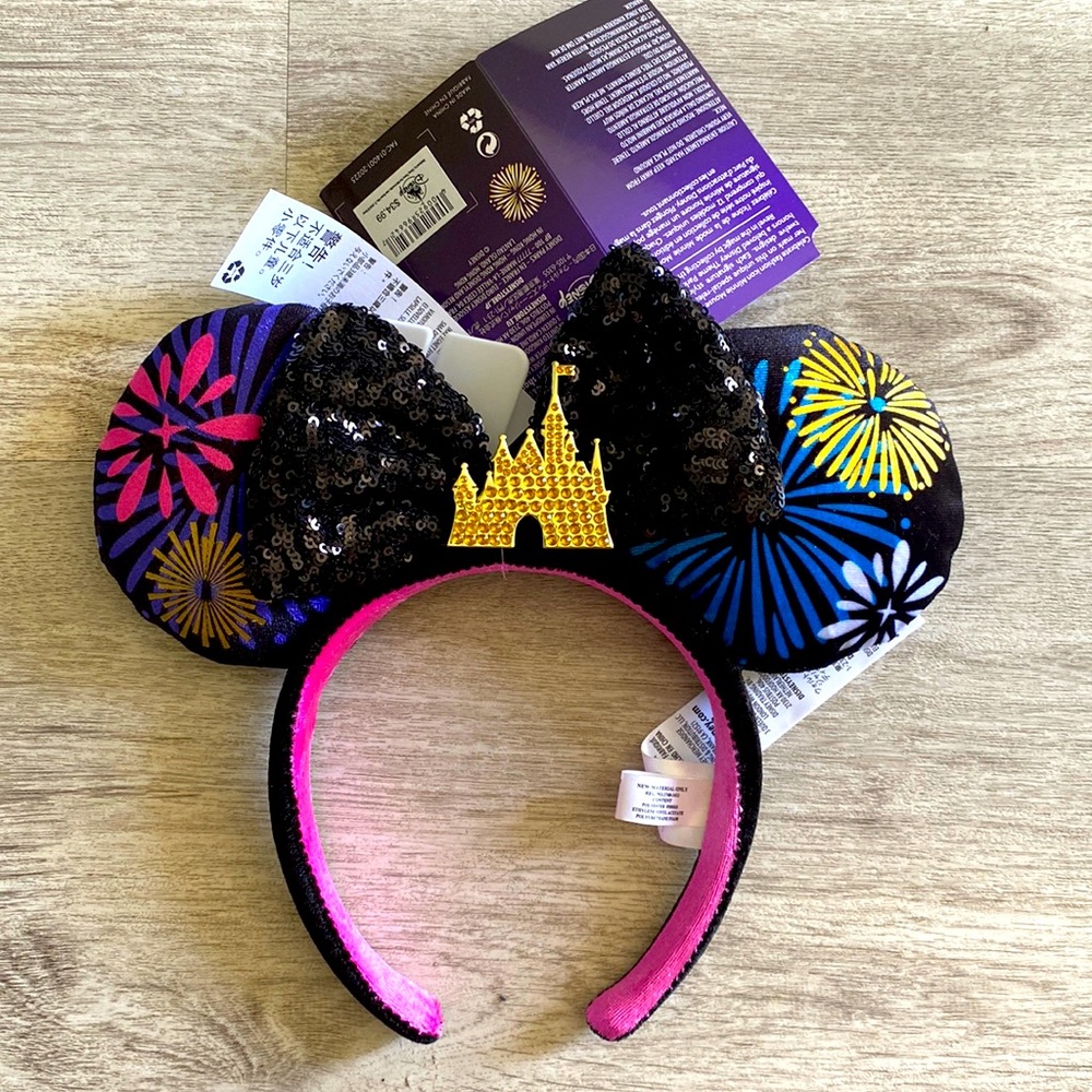 NWT Minnie Mouse Main Attraction Series 12/12 The Castle.